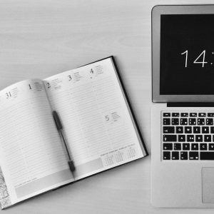 Numerologia biznesowa – ustawienie korzystnej nazwy i daty założenia dla nowej firmy